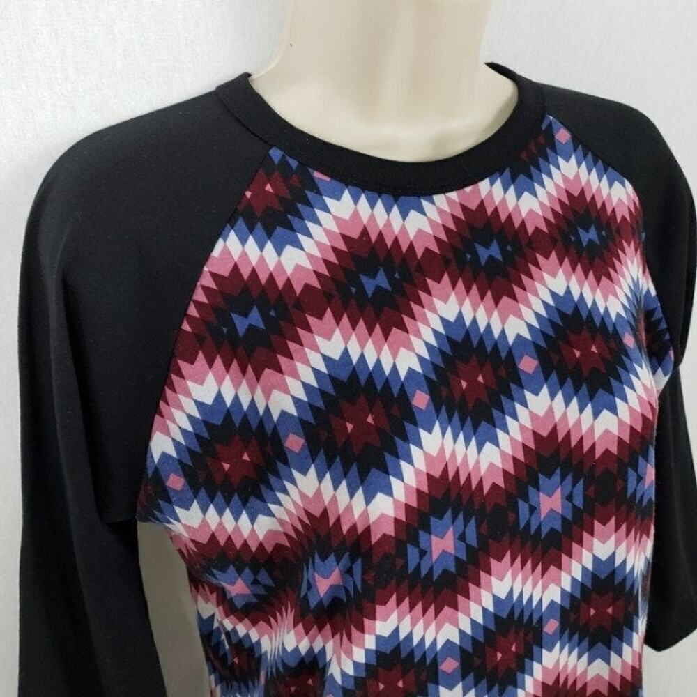 LuLaRoe Raglan Sleeve Pullover T-Shirt Multicolor